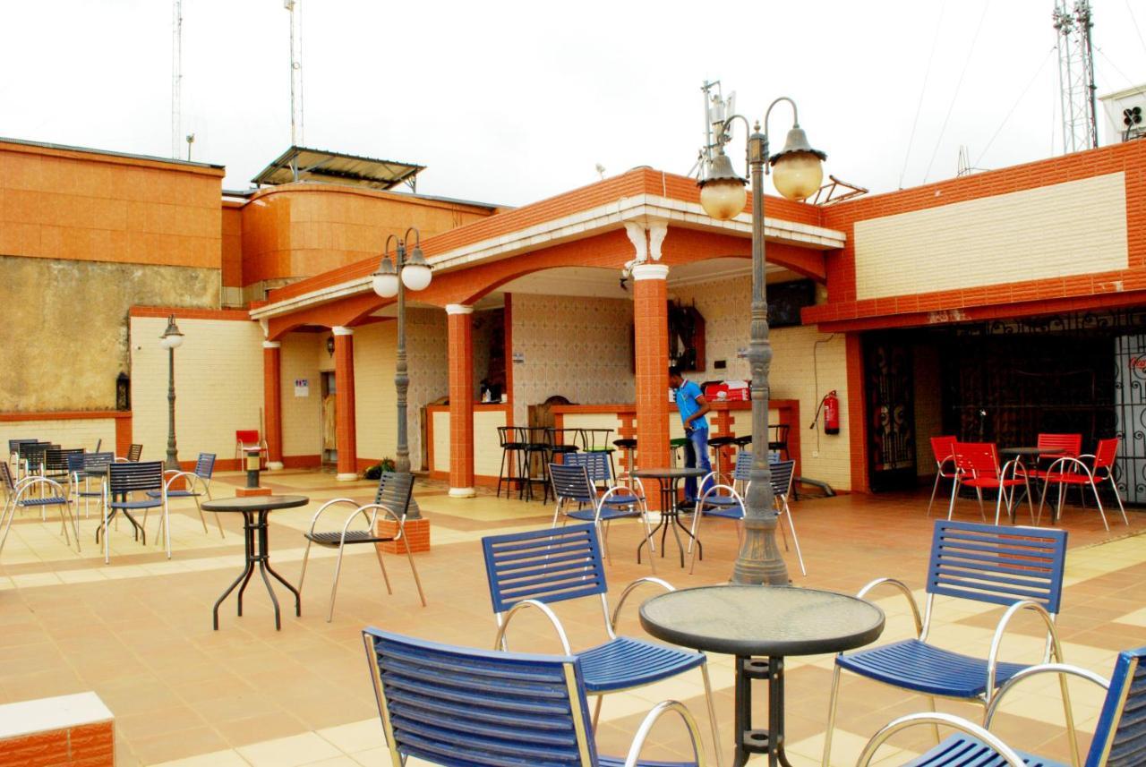 FLORENCIA HOTEL TSINGA YAOUNDE YAOUNDÉ 2* (Cameroun) - de € 49 | HOTELMIX